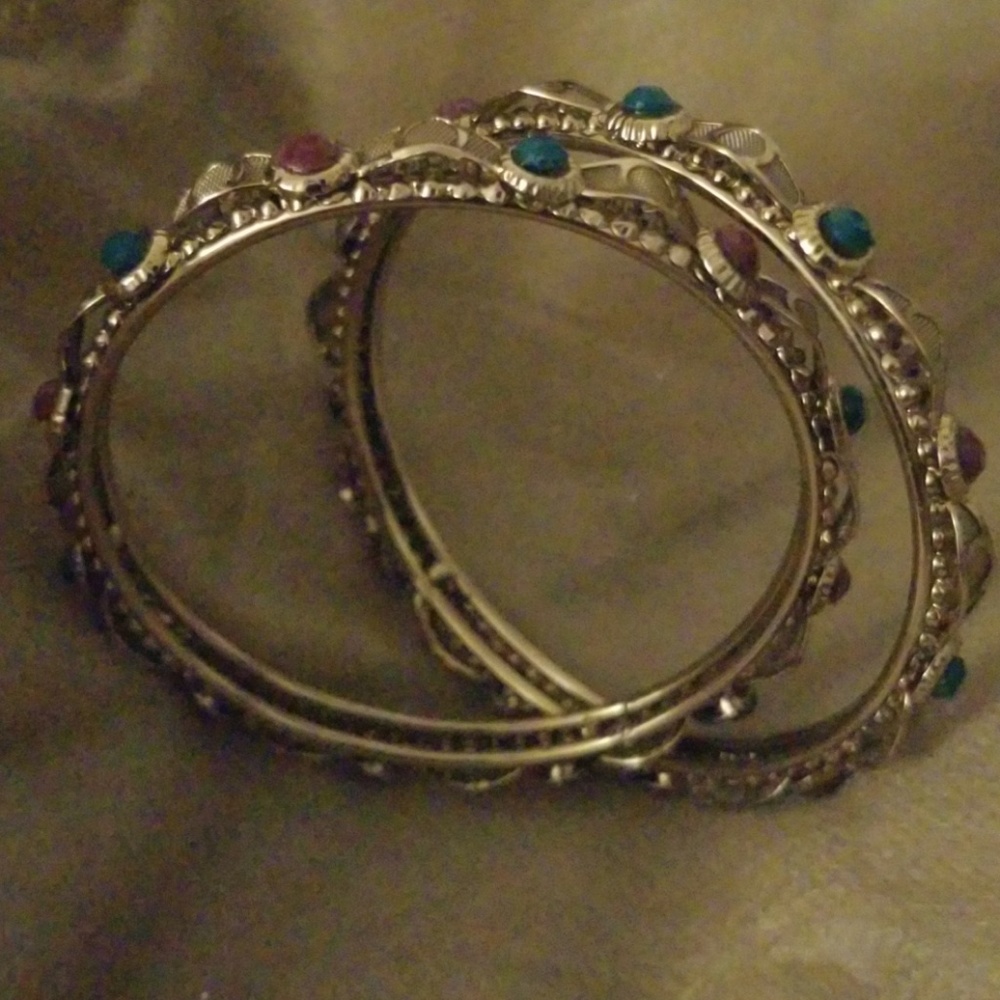 Bracelets - Picture 2 of 3